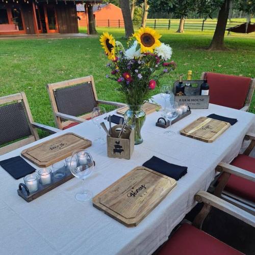 Red Bird Ranch - Private 140 acre Ranch Sleeps 12 in New Ulm