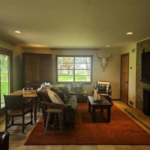 Red Bird Ranch - Private 140 acre Ranch Sleeps 12 in New Ulm, USA