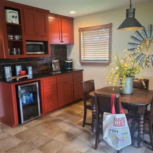 Red Bird Ranch - Private 140 acre Ranch Sleeps 12 in New Ulm