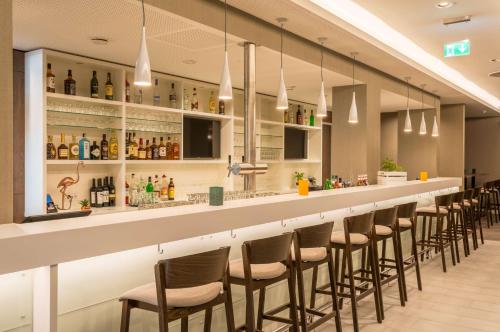 Hampton By Hilton Munich City Center - image 3