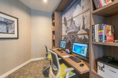 Hampton By Hilton Munich City Center - image 2