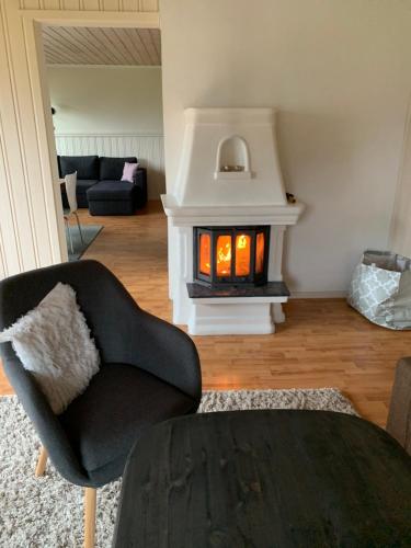 Feriehus med utsikt til fjord og fjell in Rodberg