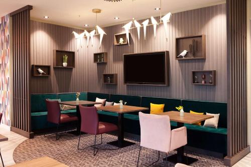 Hampton By Hilton Vienna Messe - image 5