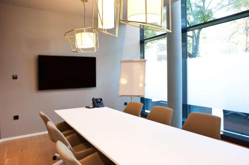 Hampton By Hilton Vienna Messe - image 11