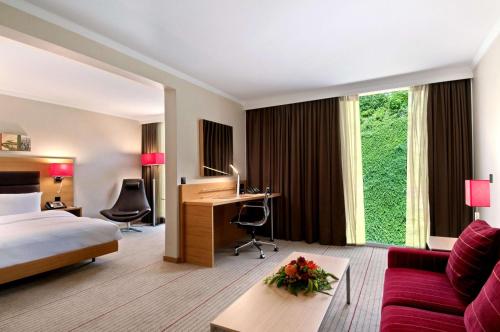 Hilton Zurich Airport - image 7