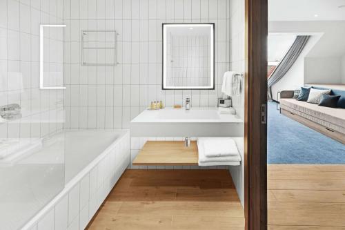 Hilton Garden Inn Riga Old Town - image 7