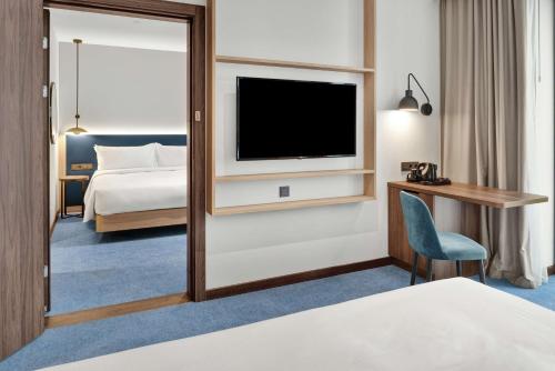 Hilton Garden Inn Riga Old Town - image 12