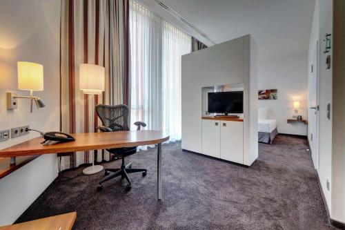 Hilton Garden Inn Stuttgart NeckarPark - image 2