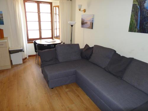 1 Bedroom Flat in Historic Cooperage Apartments Leith 2