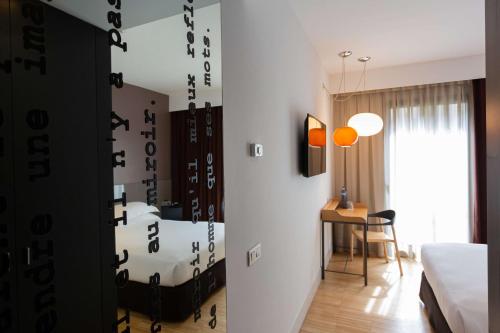 Alexandra Barcelona Hotel Curio Collection by Hilton - image 8