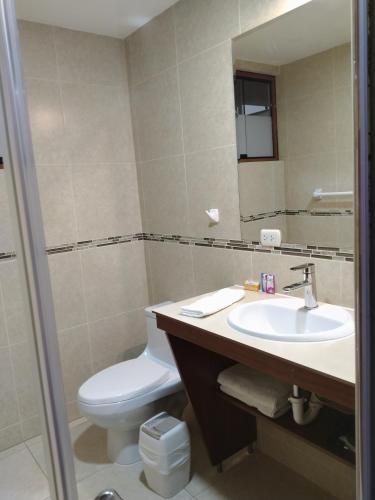Bathroom, Sol Natura Hotel in Ollantaytambo