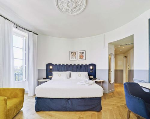 Joaquin Room with Sea View image 6