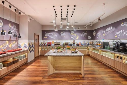 Hampton by Hilton Gdansk Airport - image 5