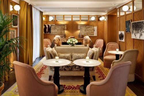 Le Belgrand Hotel Paris Champs Elysees, Tapestry By Hilton, Paris