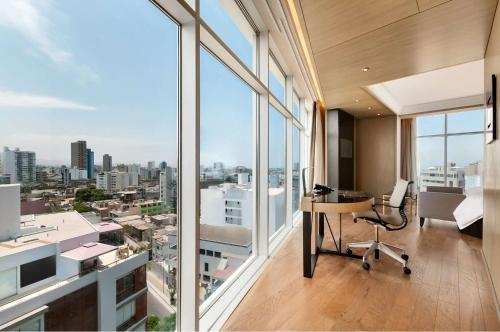 room detail thumbnail 1