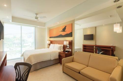 1 queen bed, 1 sofa bed