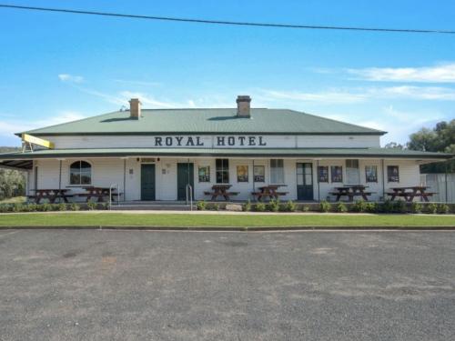 Royal hotel tambar springs