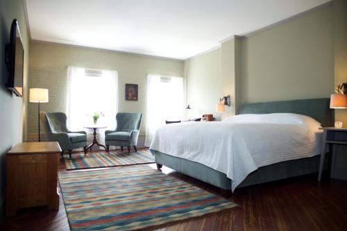 Hotel on North Hotel on North is conveniently located in the popular Pittsfield area. Both business travelers and tourists can enjoy the hotels facilities and services. 24-hour front desk, facilities for disabled g