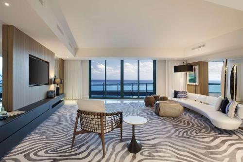 The Diplomat Beach Resort Hollywood, Curio Collection by Hilton