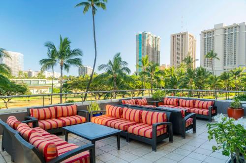 DoubleTree by Hilton Alana - Waikiki Beach