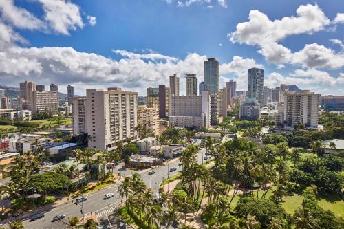 DoubleTree by Hilton Alana - Waikiki Beach