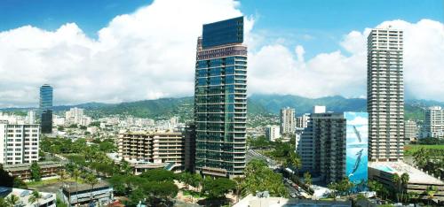 DoubleTree by Hilton Alana - Waikiki Beach