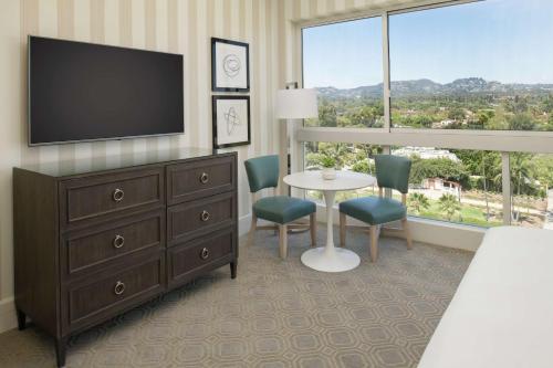 The Beverly Hilton, Лос-Анджелес (фото 5)
