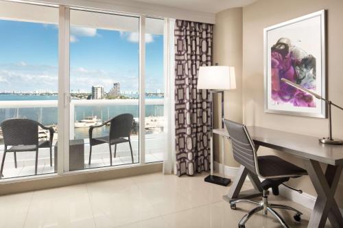 DoubleTree By Hilton Grand Hotel Biscayne Bay