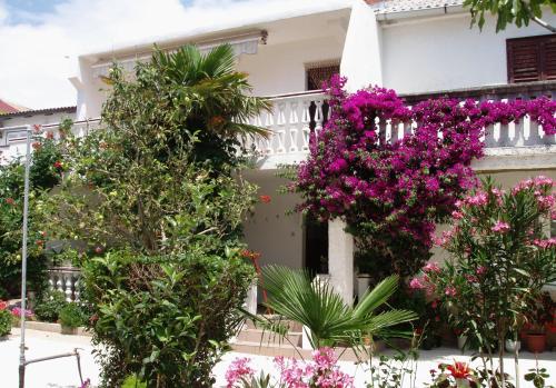  Apartments with a parking space Povljana, Pag - 228 in Povljana