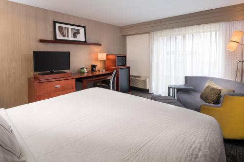 Courtyard by Marriott New Haven Orange/Milford