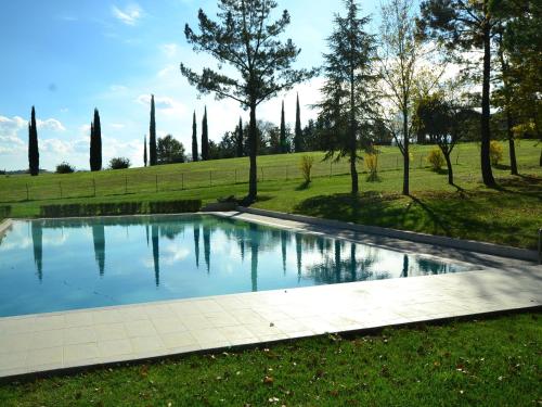 Modern Holiday Home in Rignano sull'Arno with Swimming Pool