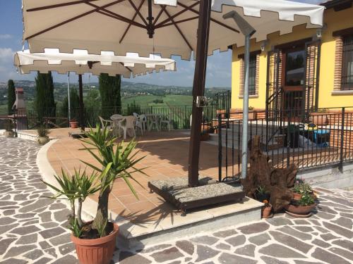 Паб/Коктейль-бар, Agriturismo I Tre Ulivi in Патернополі