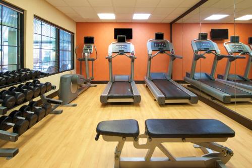 Courtyard by Marriott Columbus Tipton Lakes - image 9