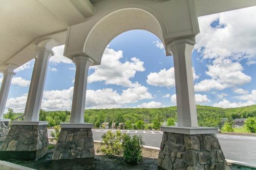 Courtyard by Marriott Lenox Berkshires