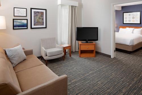 2 bedrooms, 3 beds