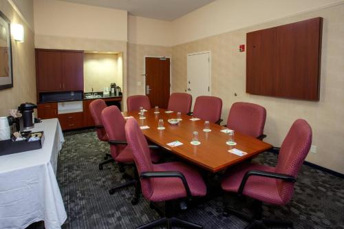 Courtyard by Marriott Boston Raynham