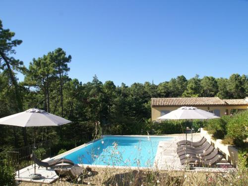 Gorgeous Apartment in Montauroux with Pool