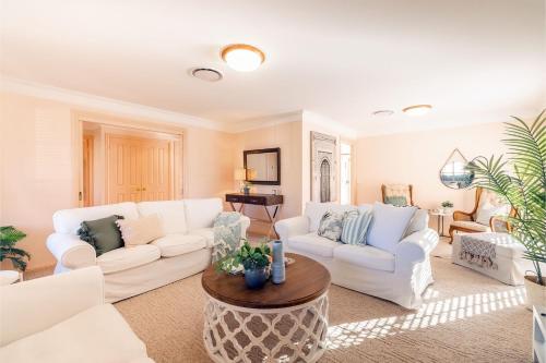 Guestroom, Pet friendly White Sands, 14 Whitesands Road - Linen & Air Con in Fingal Bay