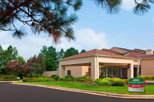 Courtyard by Marriott Huntsville University Drive