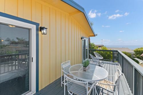 LOVELY Ocean View Beach House 3BR Sleeps 9