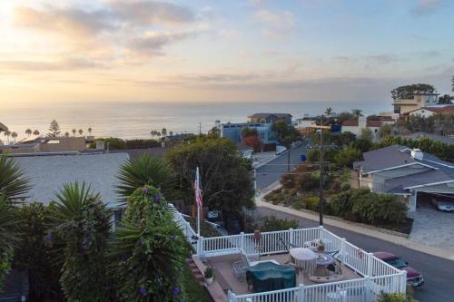 LOVELY Ocean View Beach House 3BR Sleeps 9