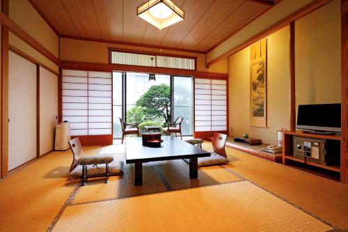 Japanese-Style Quadruple Room