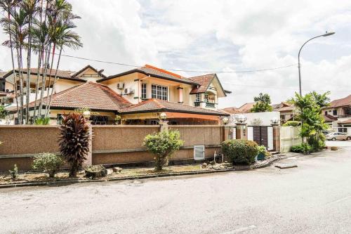 Family House at Wangsa Maju with Private Pool