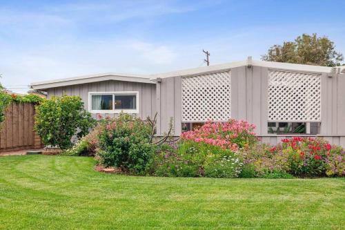 Cozy Carlsbad Home - 2 blocks to Beach