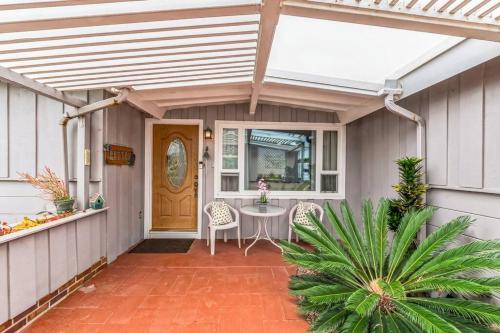 Cozy Carlsbad Home - 2 blocks to Beach