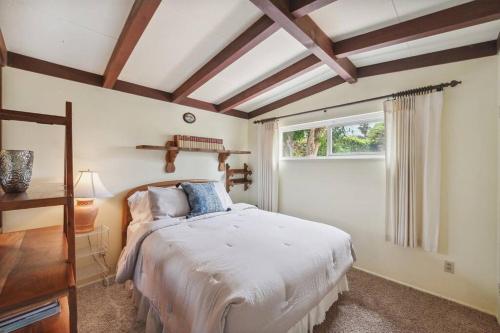 Cozy Carlsbad Home - 2 blocks to Beach