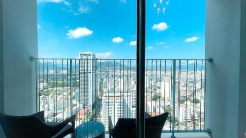 Suite with City View image 10