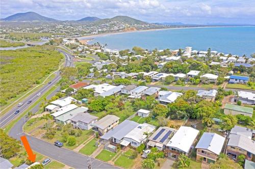 Poppies Cottage - Cooee Bay Beachside Retreat