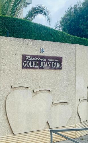 Studio à Golfe Juan, terrace, piscine, près plages