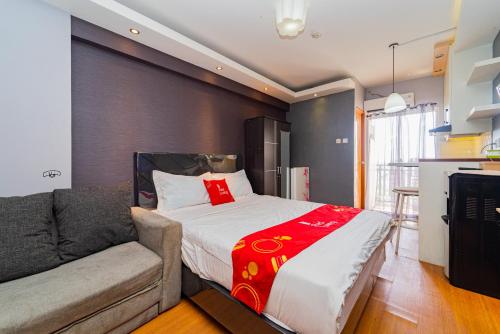 RedLiving Apartemen Cinere Resort - Gold Room in Nord-Jakarta
